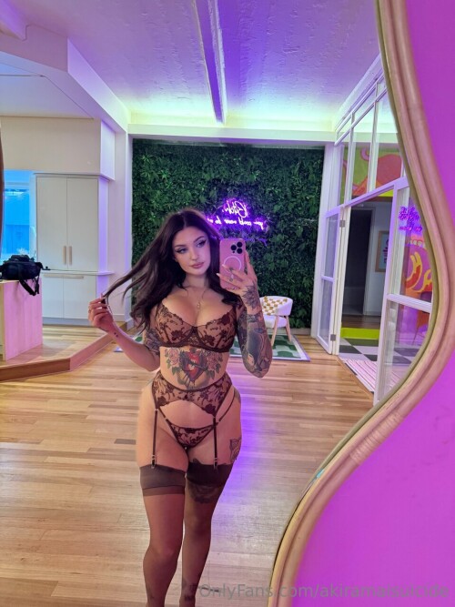 960x1280_cb22169cc9472b114e740269e45b2277ad4c026b975d98d04549422d159ee8af.jpg
