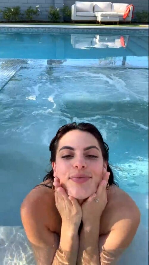 Alexa-Pearl---Pool-Live.mp4.mp4.0018e7fe3d36c06b1104a7f4afd3bffa27bb.jpg